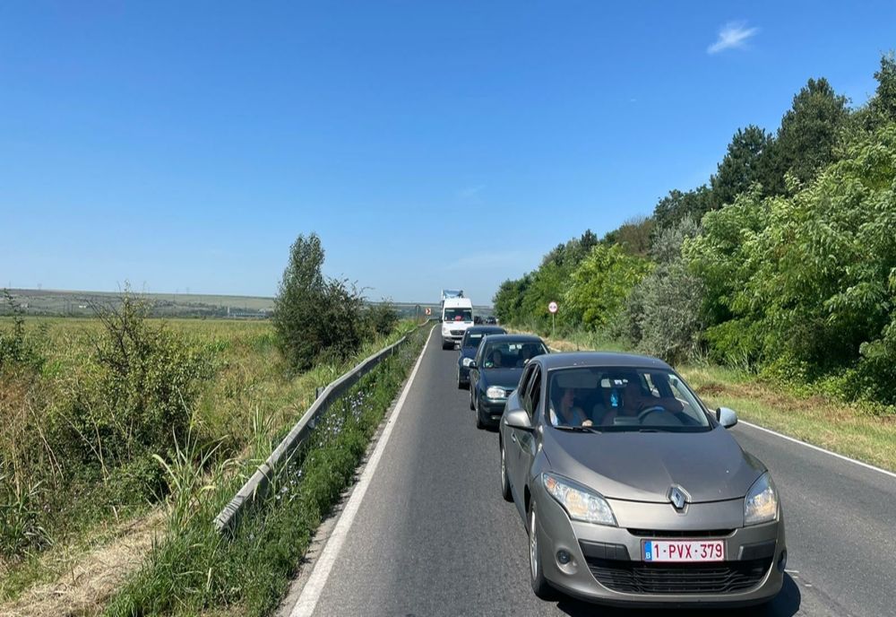 FOTO VIDEO Circulație bară la bară pe  DN22C