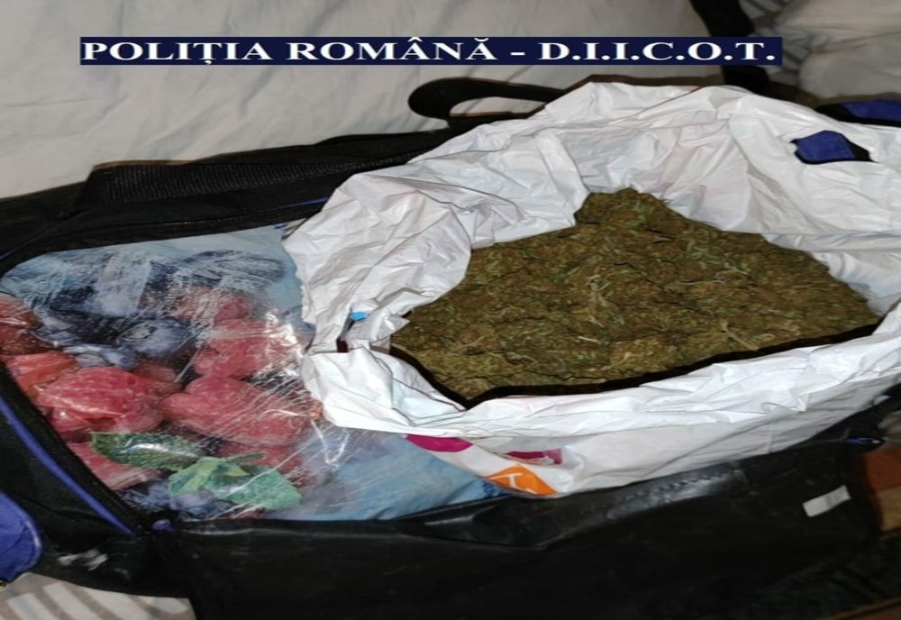 4 kilograme de cannabis descoperite într-o locuință din Năvodari. O persoană arestată