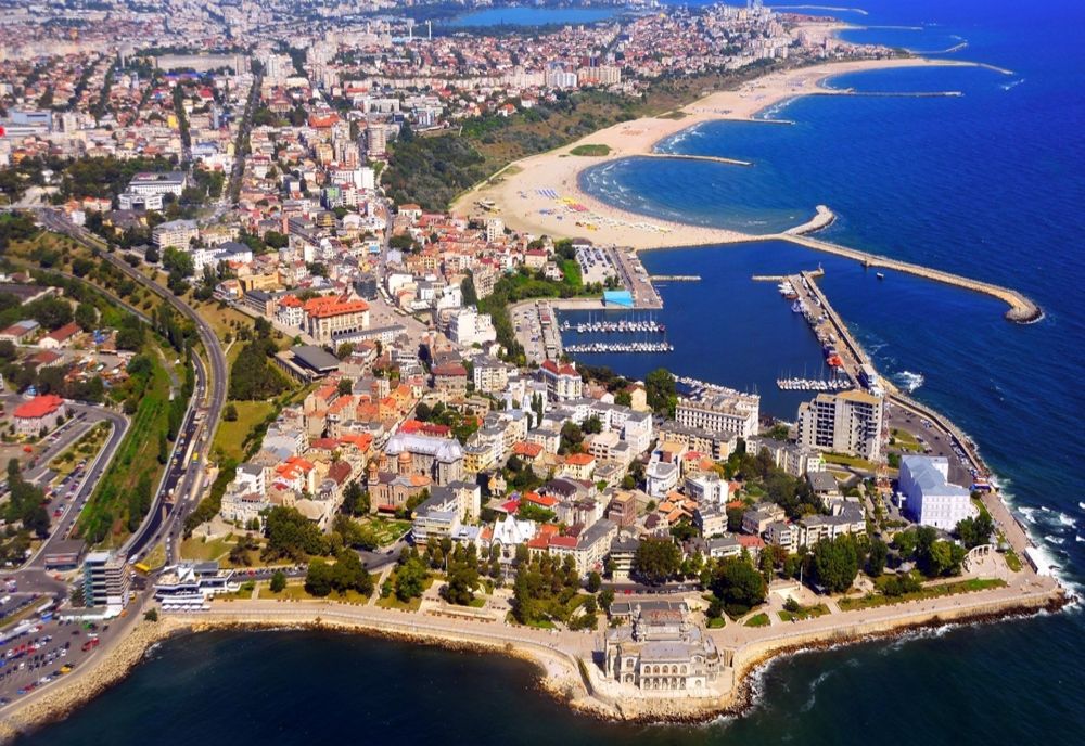 Acțiuni de dezinsecție prin tratamente aviochimice  în Constanța și Mamaia