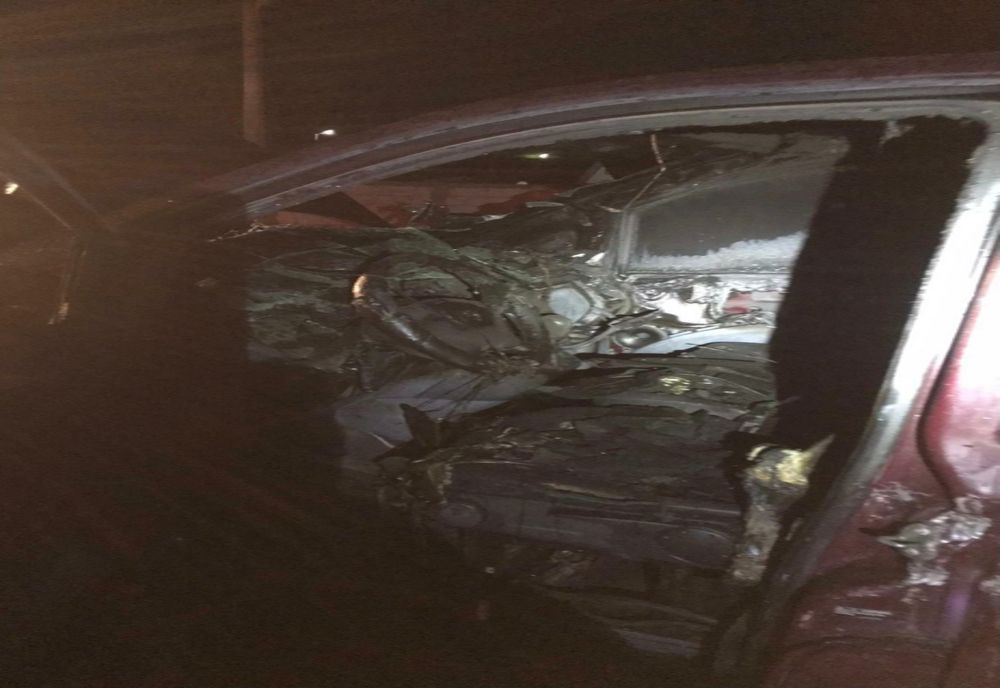 FOTO Mașină incendiată în miez de noapte