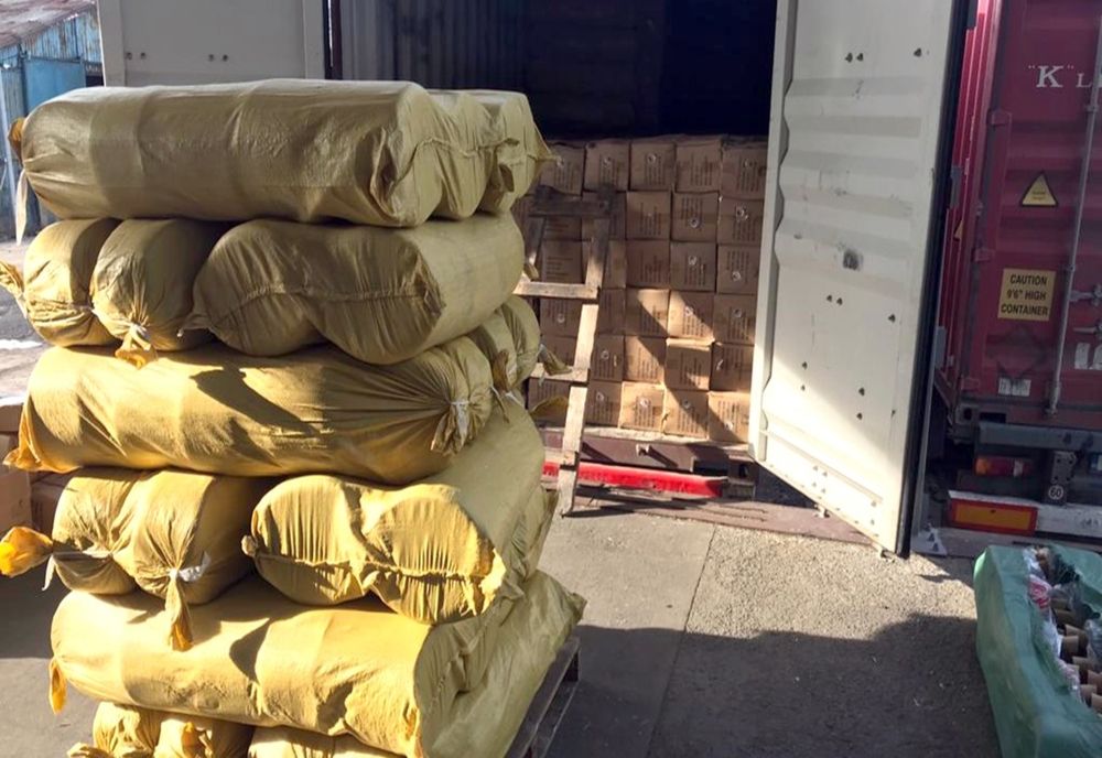 FOTO Captură de peste 3.400.000 lei în Portul Constanța, după ce polițiștii de frontieră  au verificat patru  containere