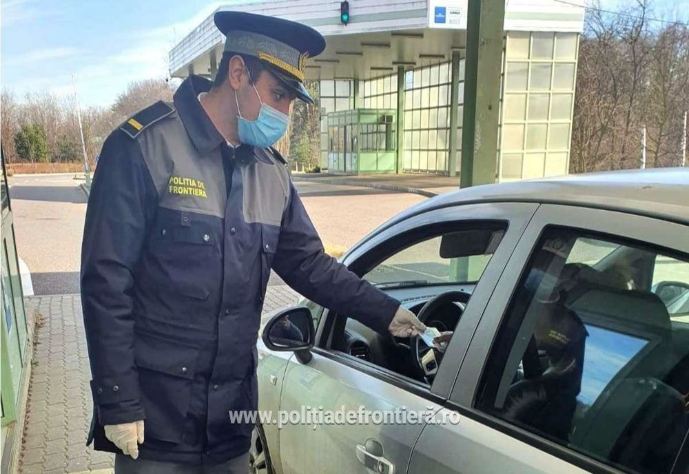 Au încercat să treacă frontiera cu teste Covid false
