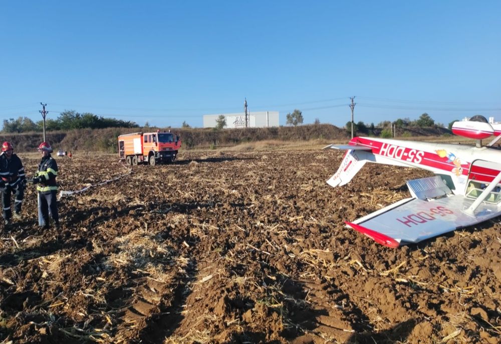 Avion de acrobaţie prăbuşit. Pilotul a decedat