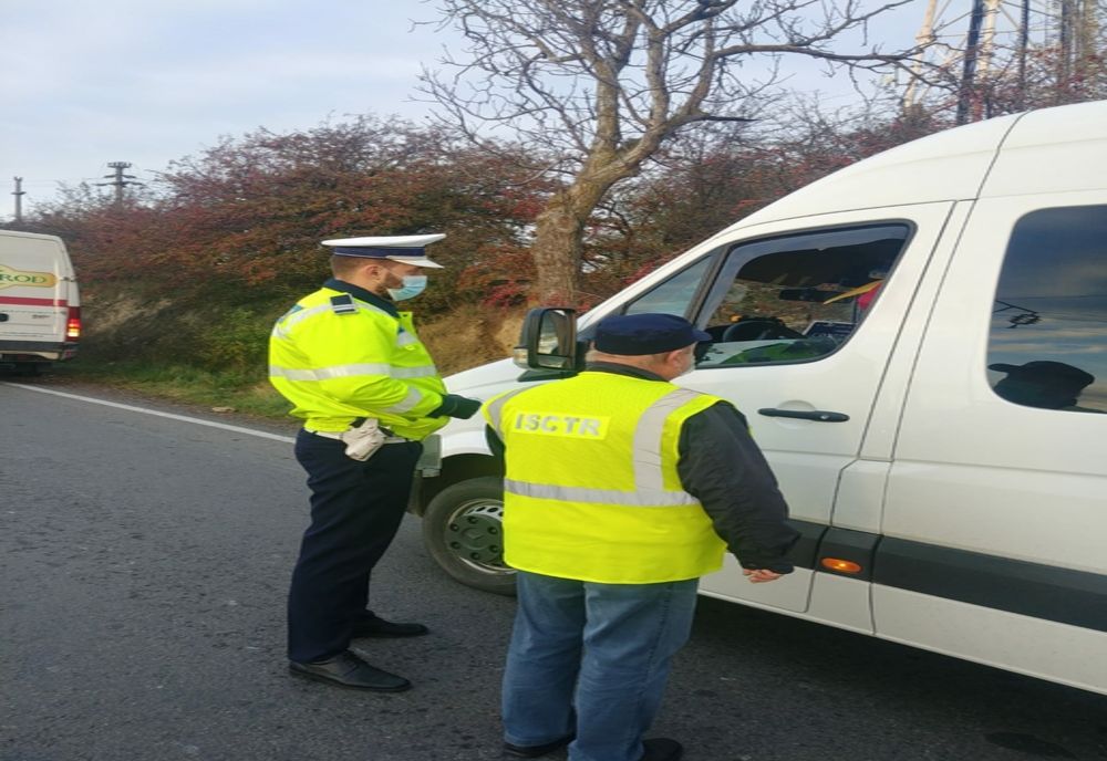  Transportatorii de persoane verificați de polițiști. Câte amenzi s-au dat