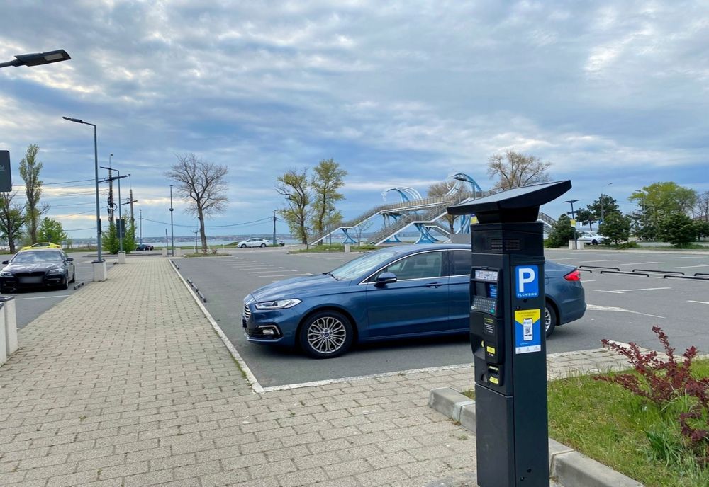 De la 1 mai, parcarea în stațiunea Mamaia se poate plăti și la automatele electronice de plată