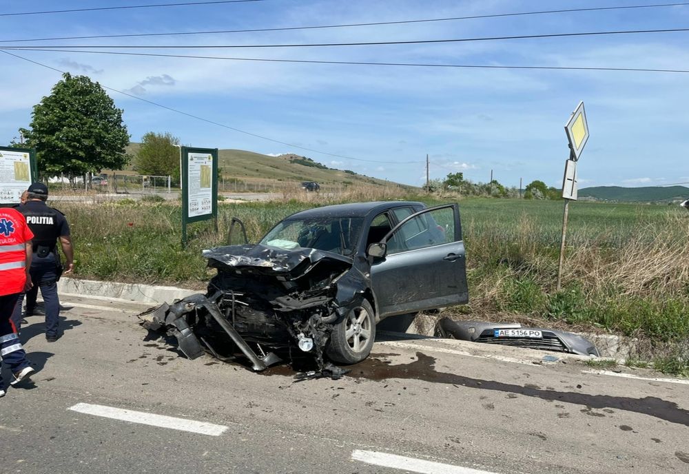 VIDEO FOTO Accident teribil - Cinci persoane, printre care trei ucraineni au ajuns la spital