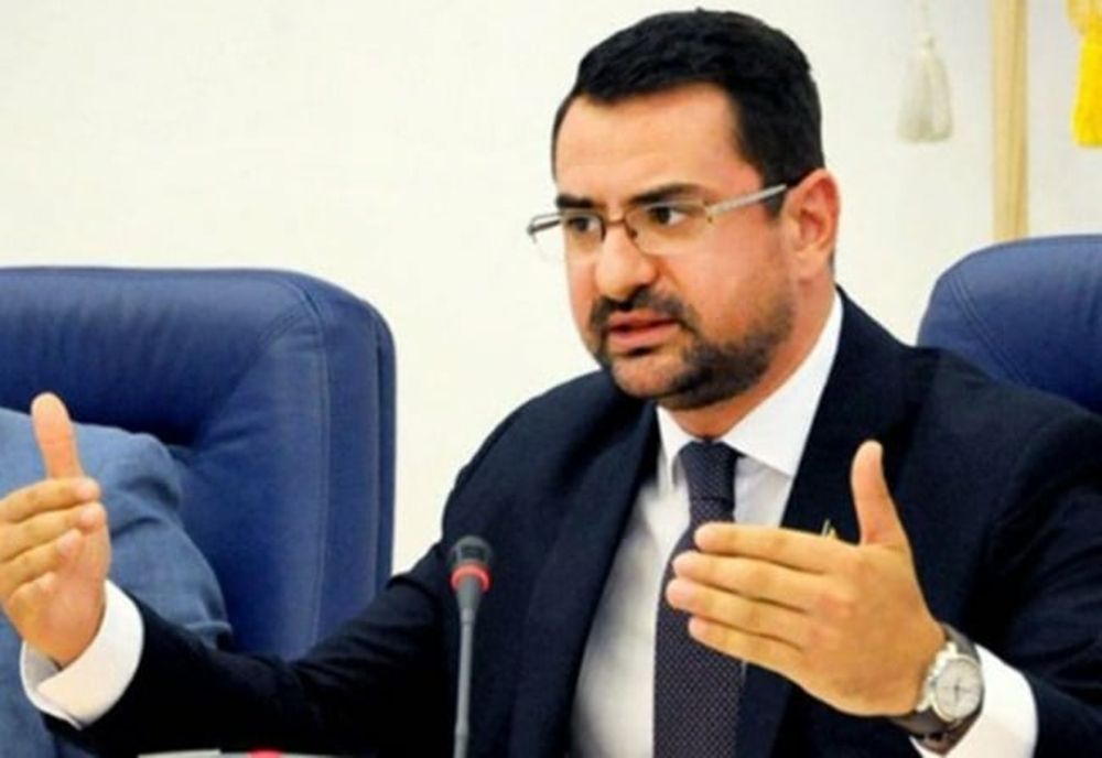 Ministrul Agriculturii, Adrian Chesnoiu, a demisionat după acuzațiile DNA. Cum a reacționat premierul 