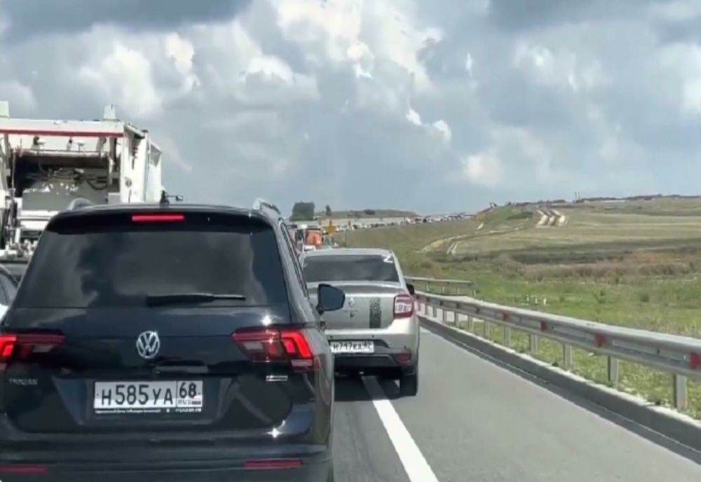 Blocaj de 100 km, în Crimeea: oamenii vor să părăsească regiunea! Oficial de la Kiev: Rușii au înțeles într-un final că este vorba într-adevăr de un război?