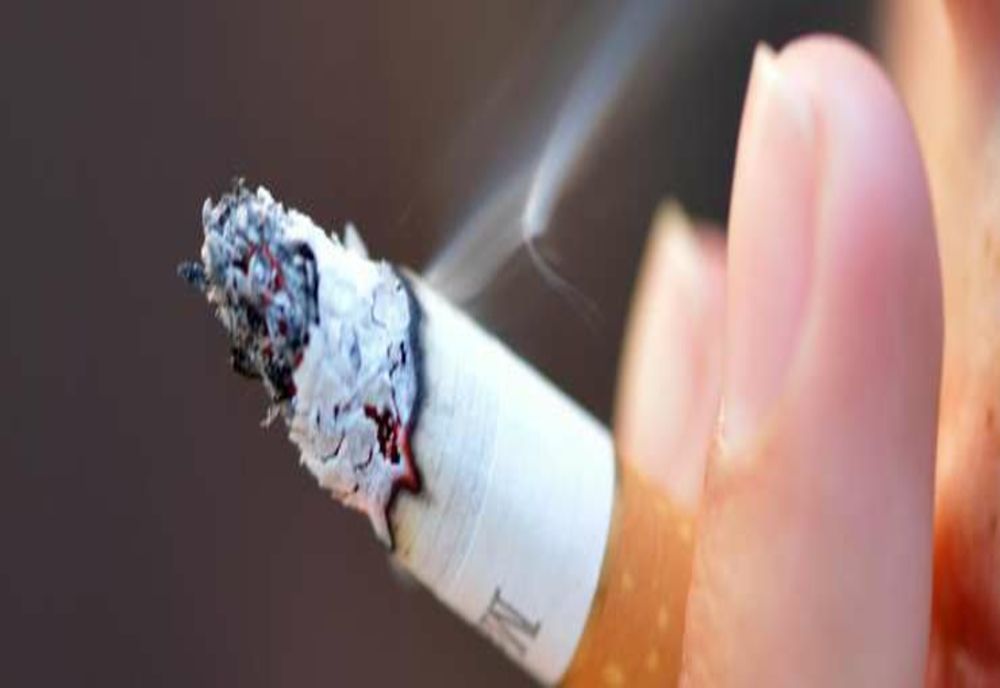 Minorii care fumează în spații publice riscă amenzi de până la 500 de lei