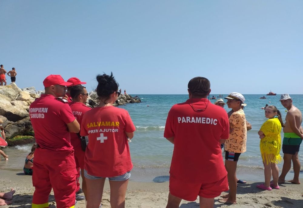 Două persoane în pericol de înec la Costinești