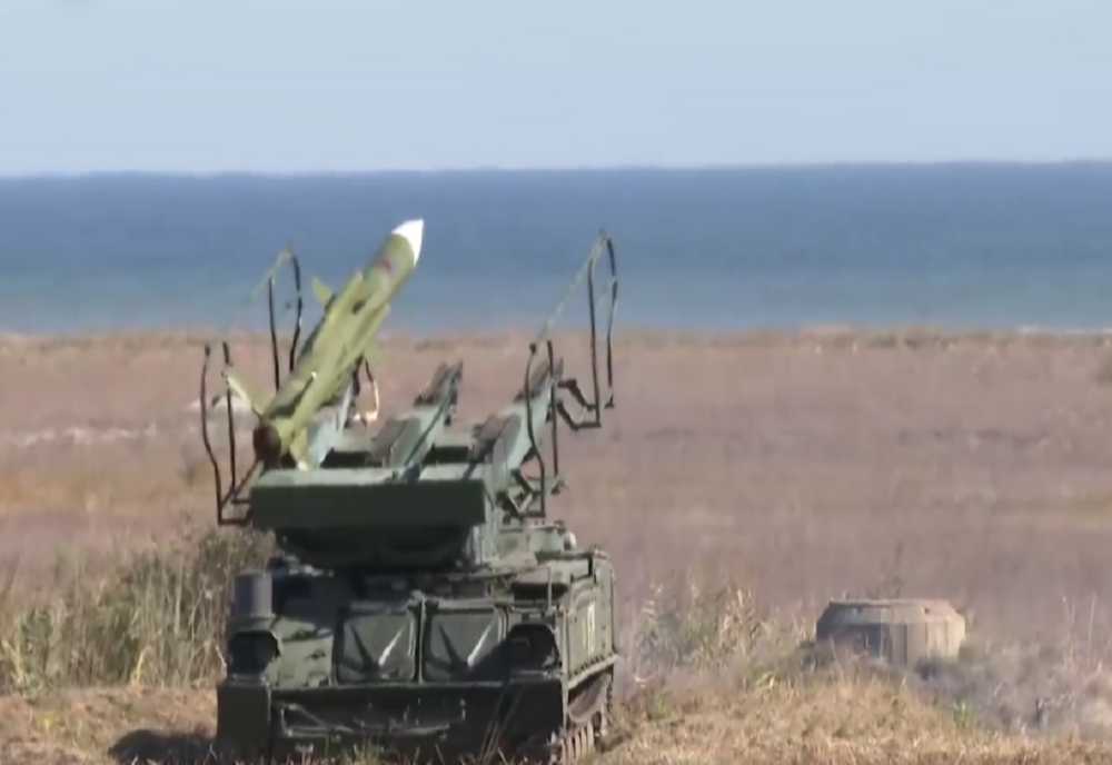 VIDEO Exercițiu militar la Marea Neagră. Armata română "a anihilat" un atac cu drone și avioane inamice