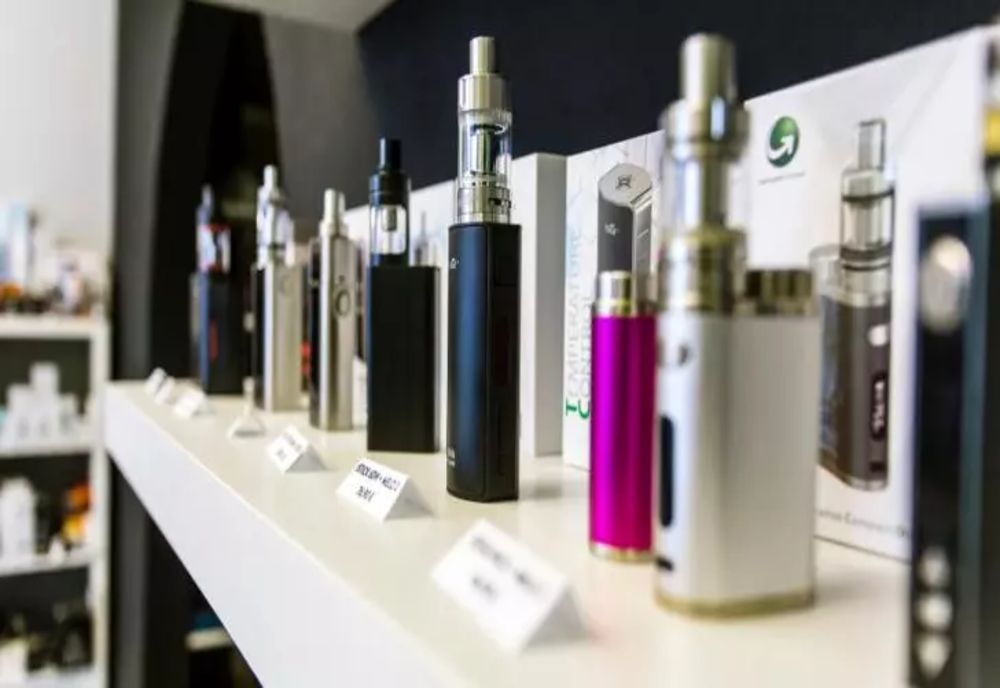 Taxa care dublează prețurile la produsele din tutun. Cât va ajunge să coste un pachet de țigări