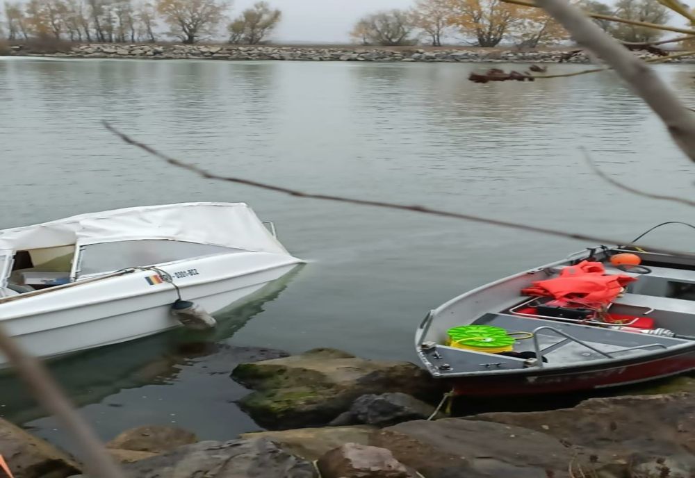 VIDEO Accident naval pe brațul Sulina. O persoană, grav rănită