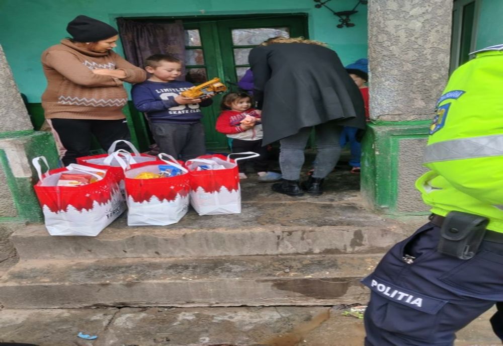 Moș Crăciun a ajuns și în 8 comune din județul Constanța 