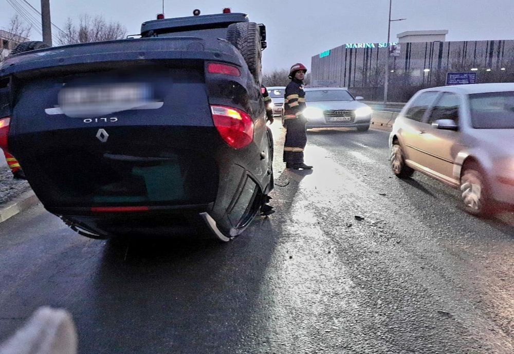 FOTO Impact violent la ieșire din Mamaia Nord