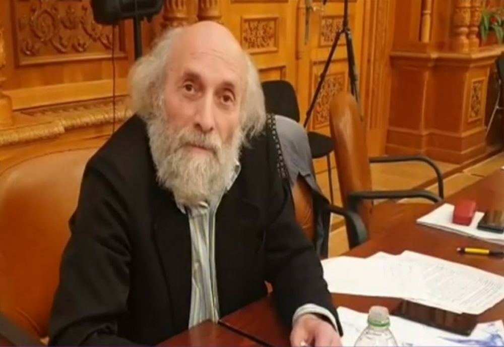 Un senator AUR a tinut sa felicite si amantele de 8 martie