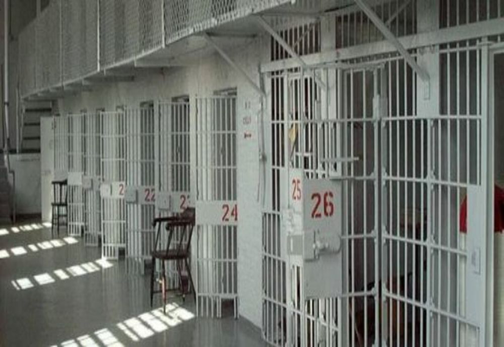 Vlad Pascu rămâne în arest preventiv; instanţa a respins solicitarea acestuia de a fi arestat la domiciliu