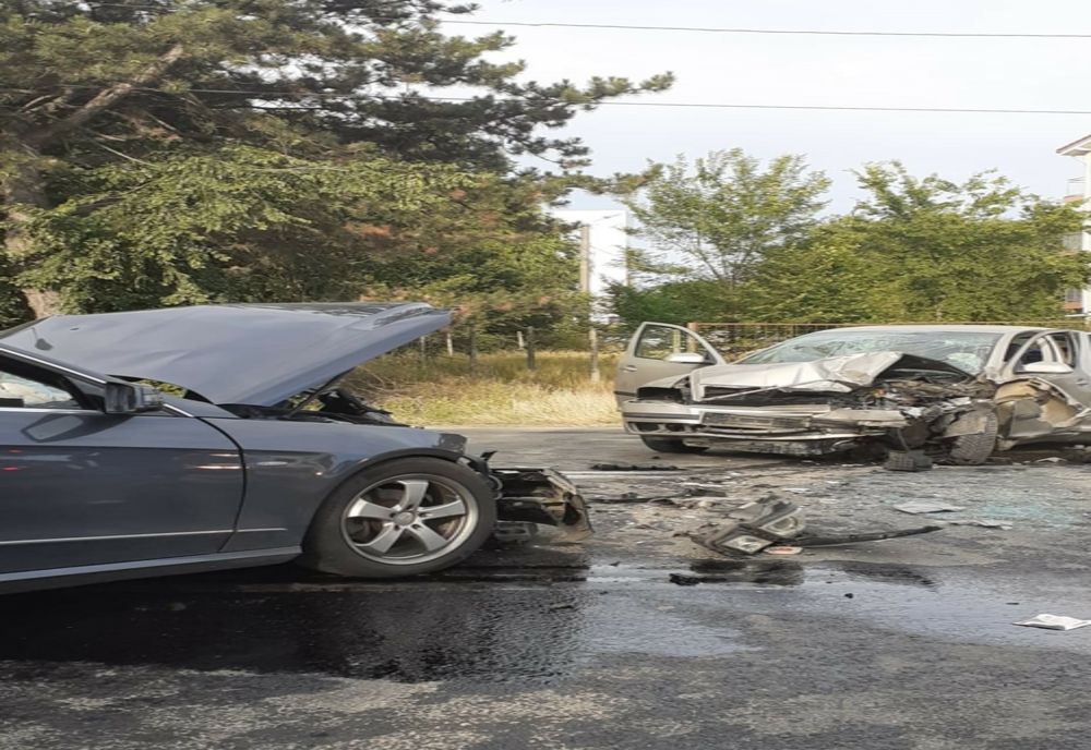 FOTO Accident grav la ieșire din Eforie Nord. Trei victime