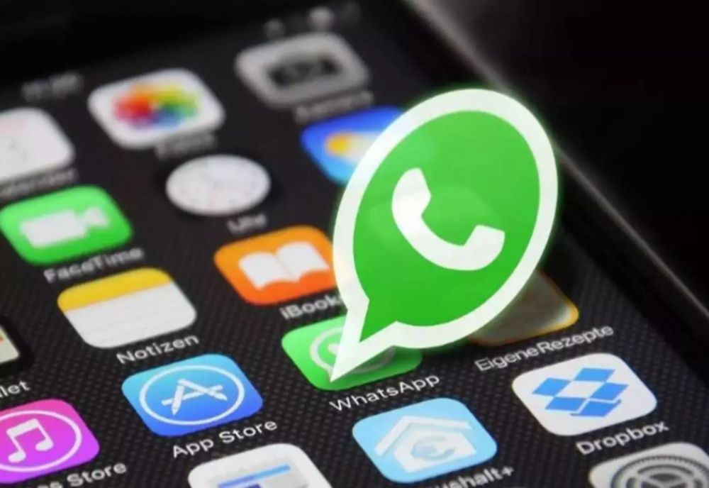 Schimbare majoră pentru utilizatorii WhatsApp: reclame în aplicație sau abonament plătit