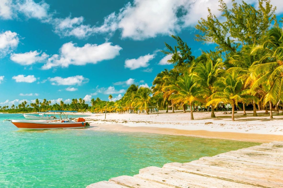 Zbor direct spre destinații exotice pentru români