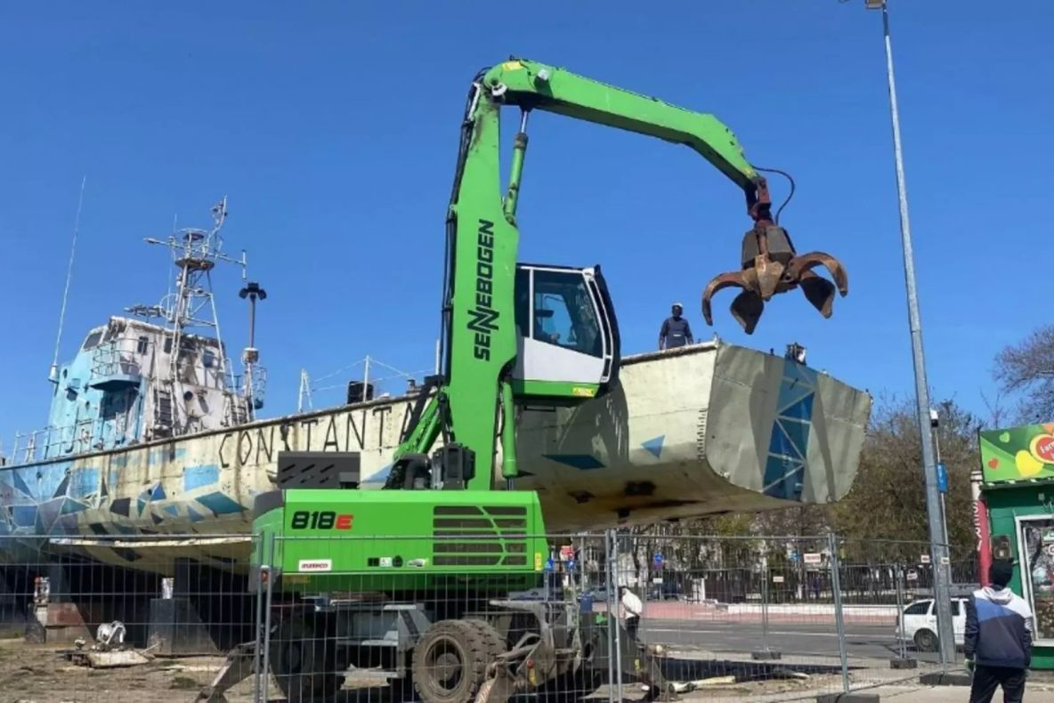 Constanța a pierdut un simbol: vaporașul din fața gării, dezafectat. Primăria susține că întreținerea era costisitoare