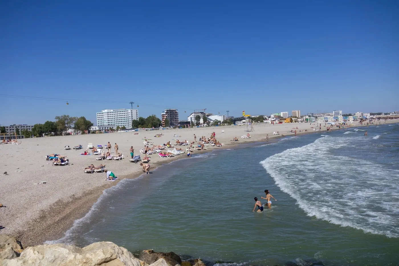 Litoralul românesc îi atrage tot mai mult pe românii din diaspora. Cu cât timp înainte își rezervă vacanțele