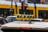 Constanța pregătește noi reguli pentru taximetriști: tarif maximal de 7,48 lei/km, ținută obligatorie și amenzi de până la 5.000 de lei