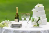 Sondaj: Cât costă darul de nuntă în România