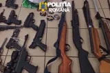 Arme și aproximativ 16.500 de proiectile, descoperite în locuința unui bărbat din Constanța