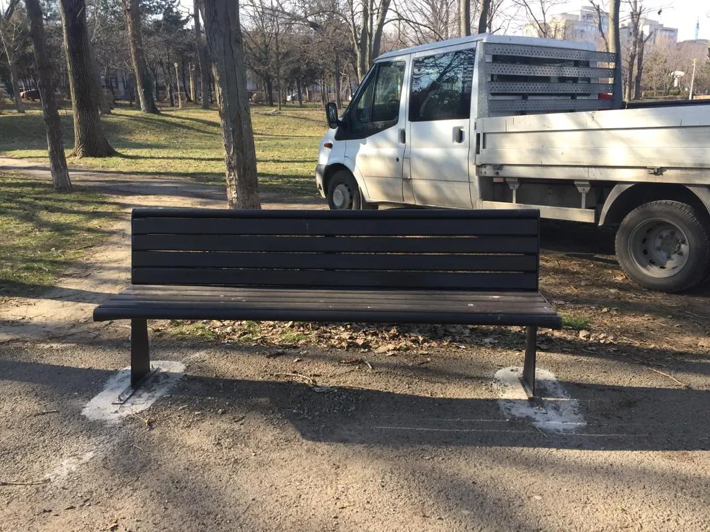 banci vandalizate (2)