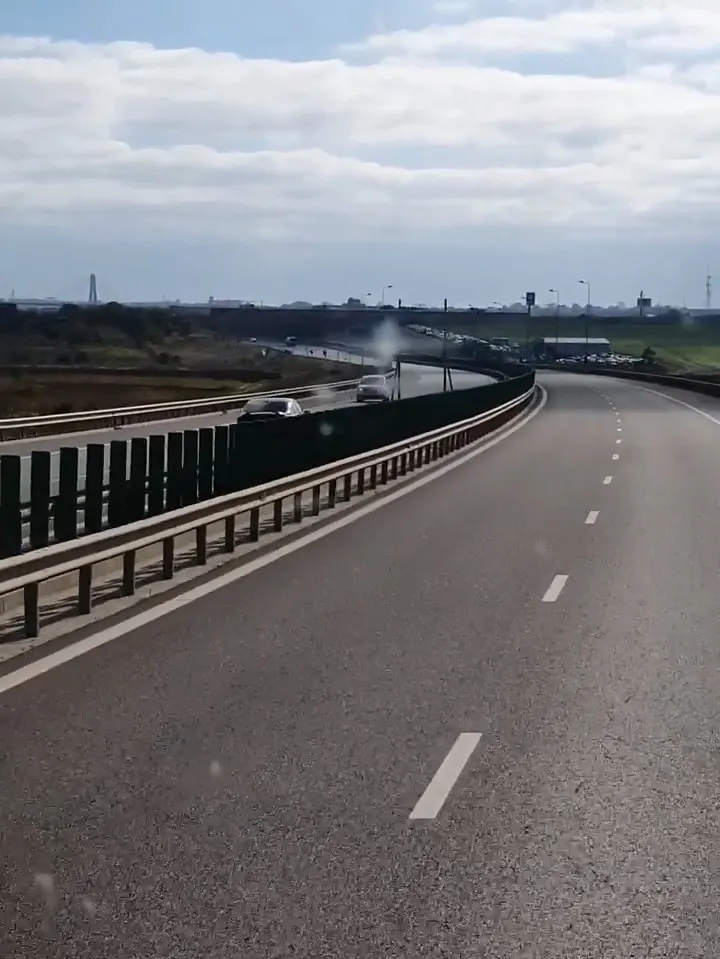 Pe autostradă, pe contrasens