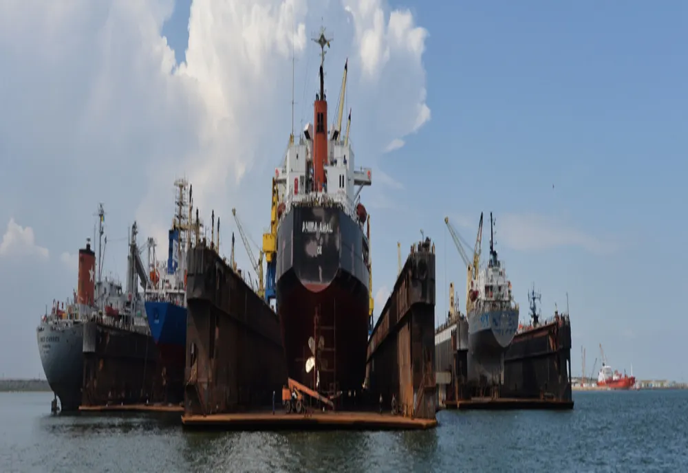 CNAPMC: Traficul navelor în portul Midia se desfășoară în condiții de siguranță