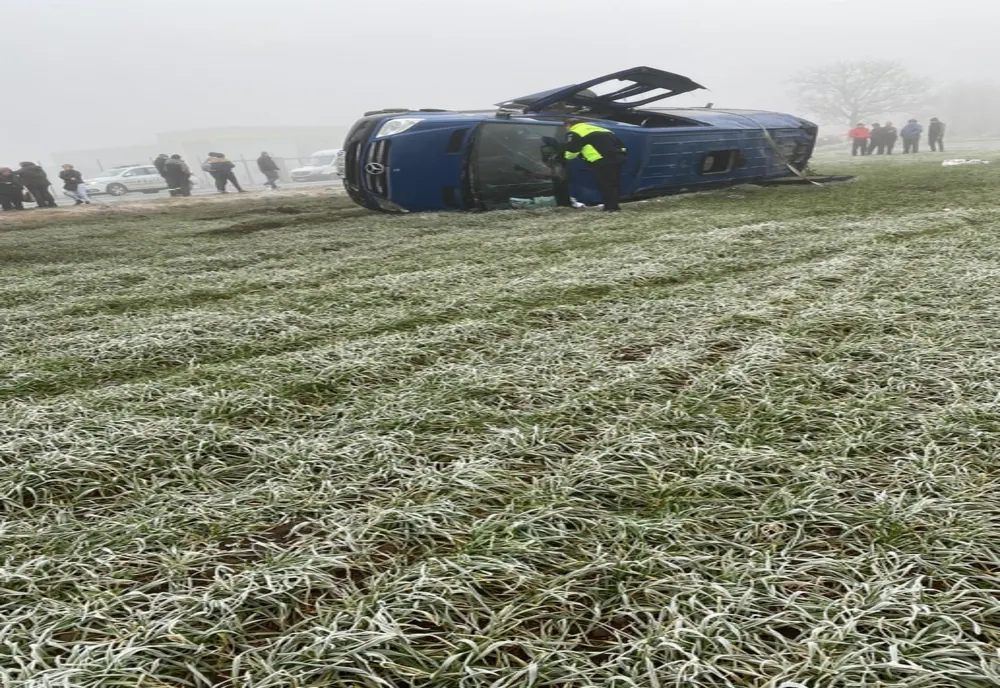 Accident grav în județul Constanța, după ce un microbuz de călători s-a răsturnat