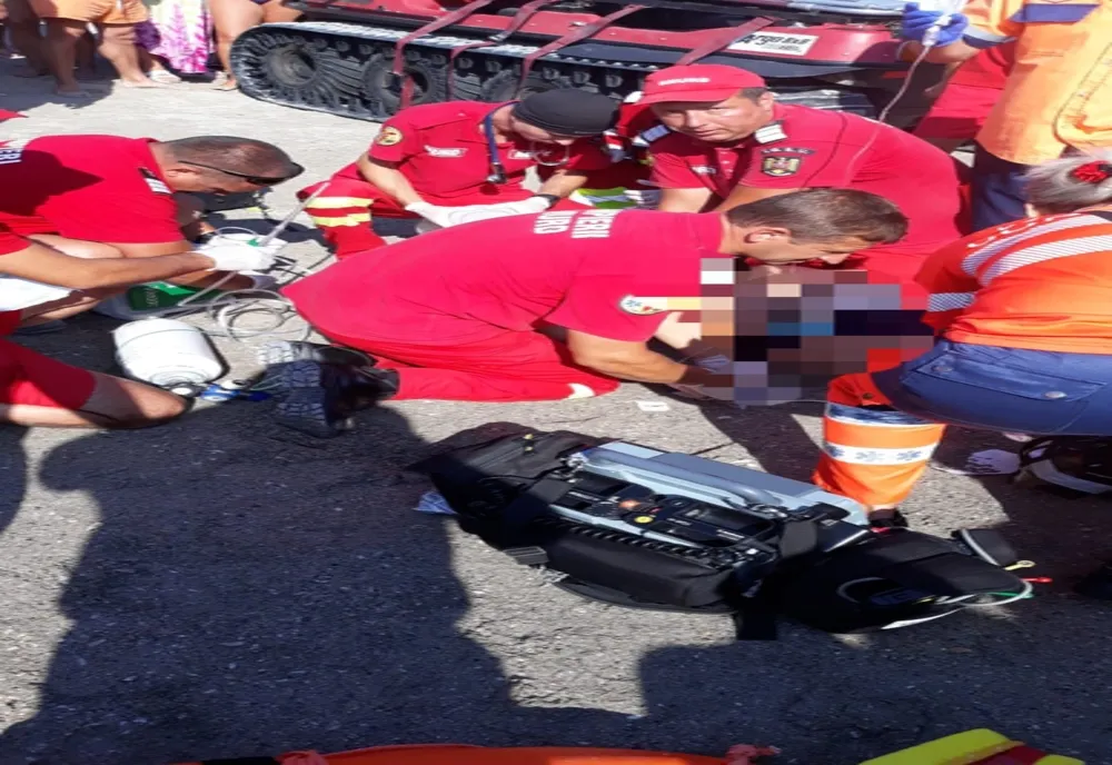 Două persoane în pericol de înec pe litoral