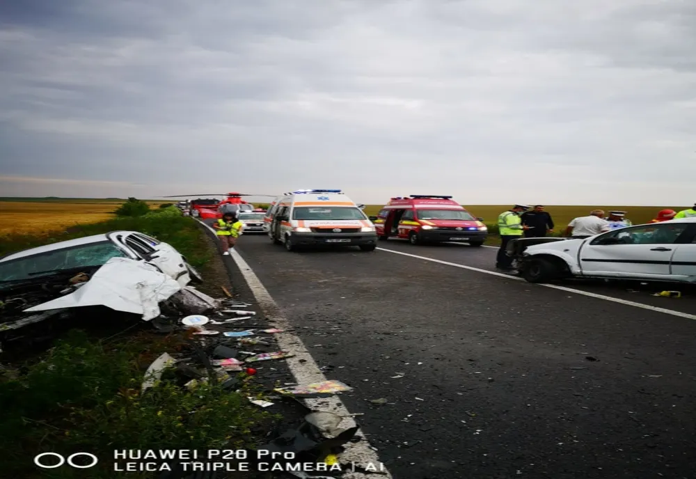 FOTO VIDEO |Accident grav între Constanța și Tulcea. O persoană a murit, două sunt grav rănite