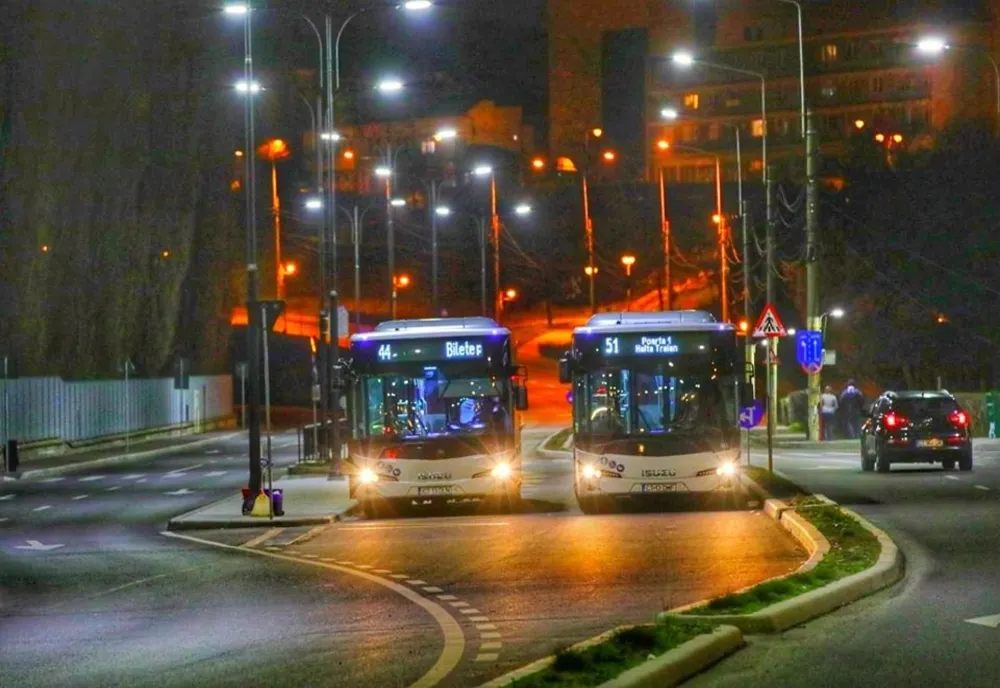 Se reintroduc traseele de noapte ale autobuzelor