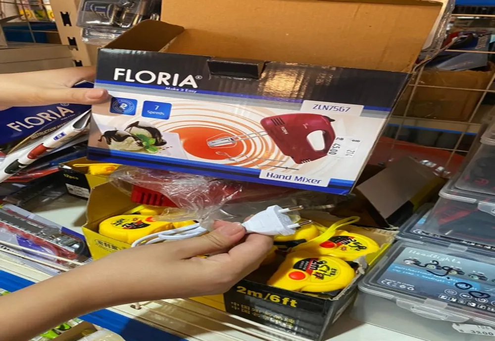 FOTO VIDEO| Magazin chinezesc din Cernavodă, închis de Protecția Consumatorului