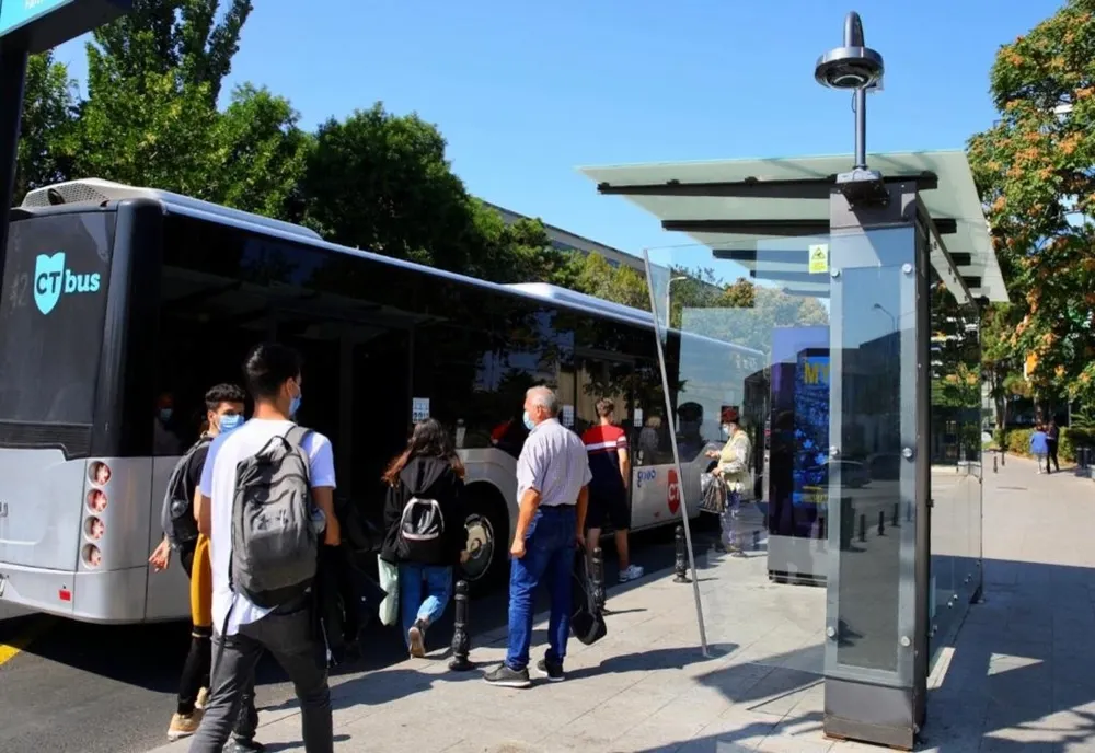 Stații de autobuz inteligente dotate cu sistem de supraveghere și soft pentru detectarea agresiunilor!