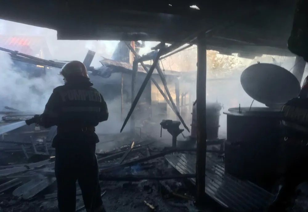 FOTO Tragedie evitată. Incendiu puternic la Niculițel