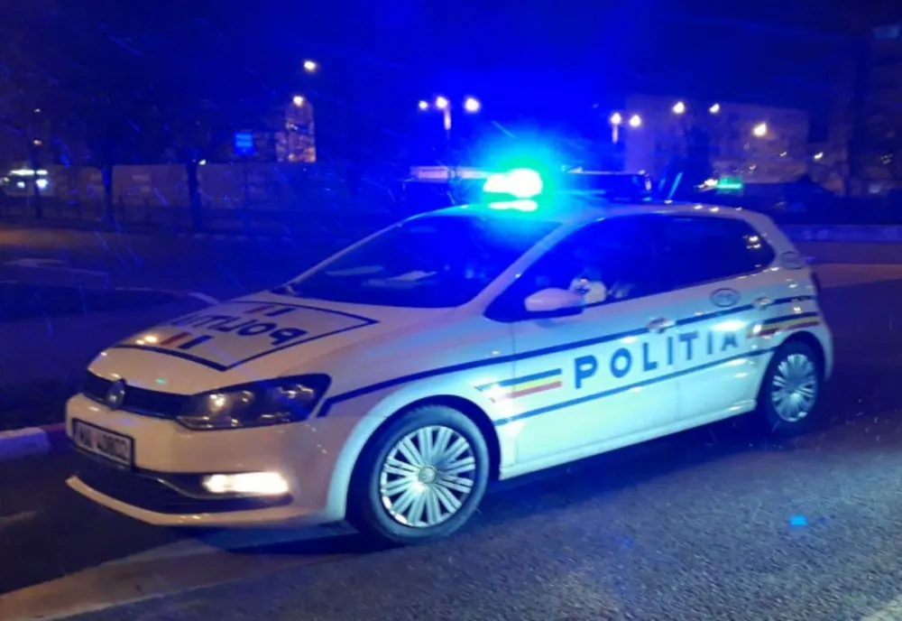 O femeie a murit după ce s-a răsturnat cu mașina pe DN 39