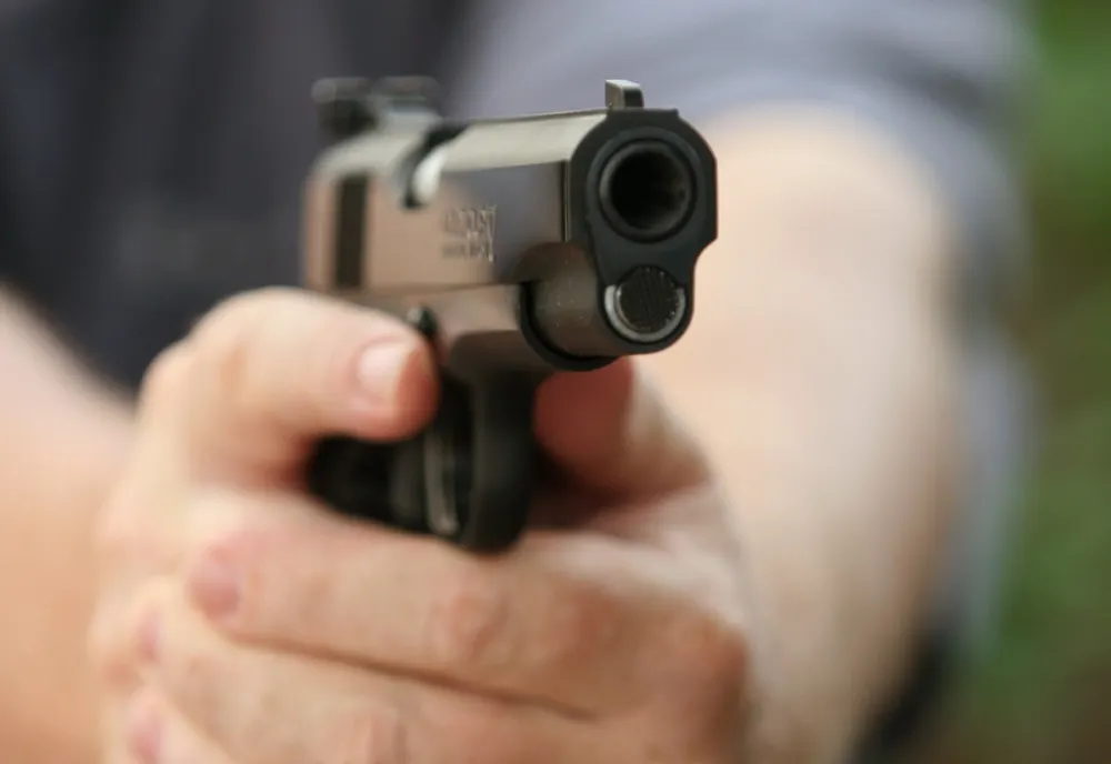 Bărbat împuşcat cu un pistol cu bile, pe o stradă din Constanța. Poliţiştii au deschis o anchetă