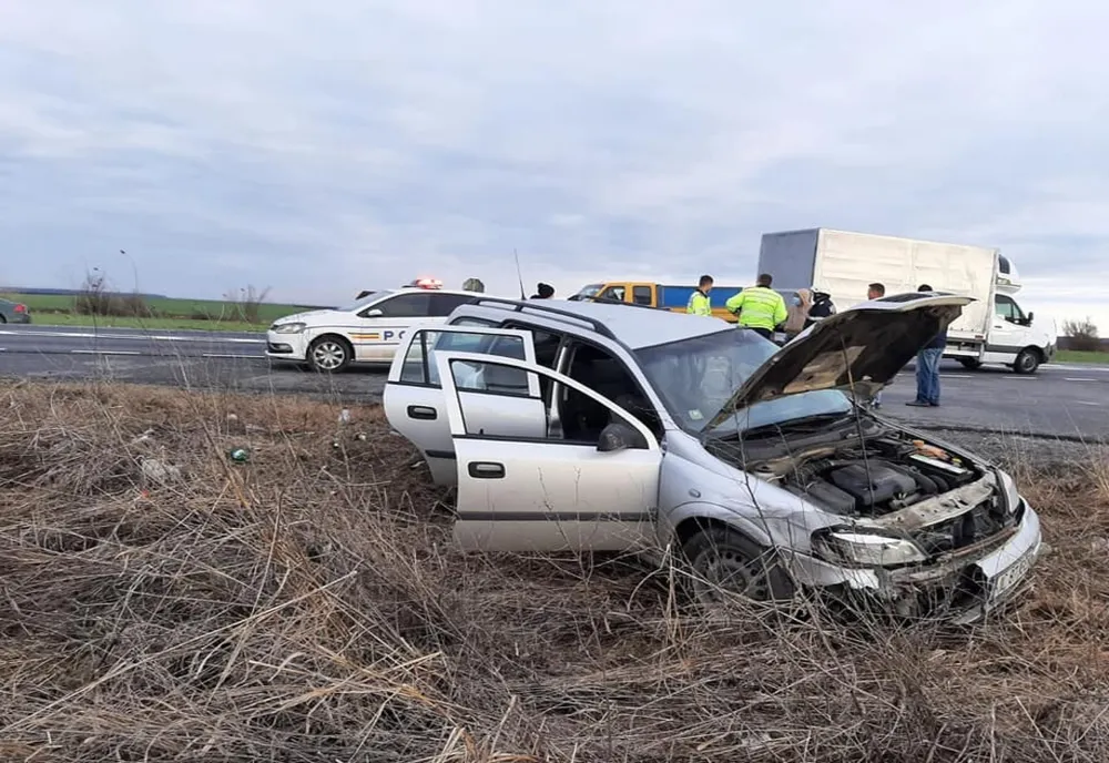 FOTO Accident grav pe drumurile din Ialomița. Două persoane la spital