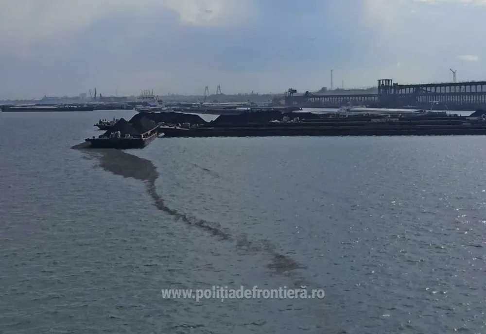 VIDEO Poluare în bazinul Portului Constanța