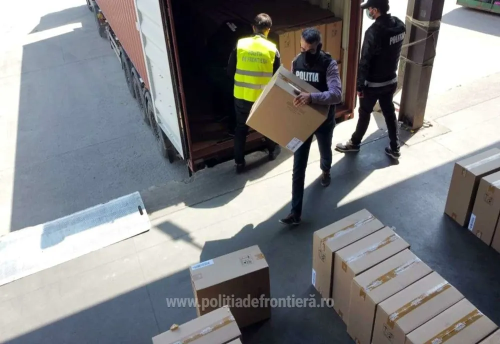 FOTO VIDEO| Captură uriașă a Poliției de Frontieră în portul Constanța. Țigări nedeclarate în valoare de 3.800.000 lei