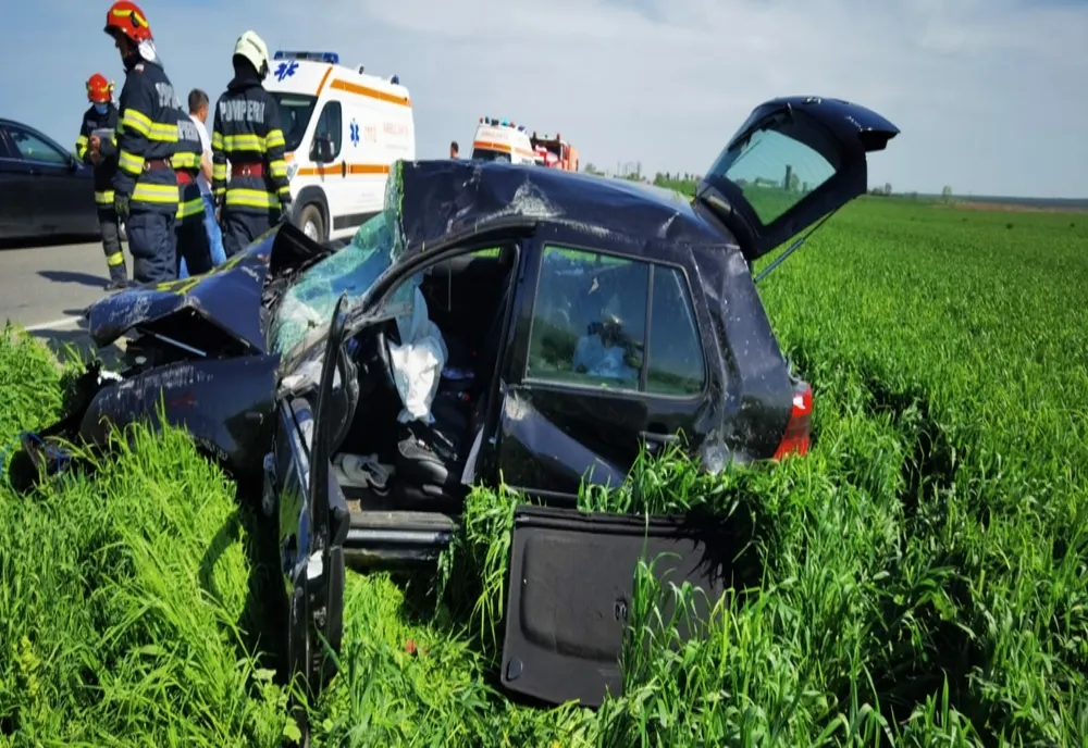 FOTO La un pas de tragedie Și-a băgat familia în spital din cauza vitezei