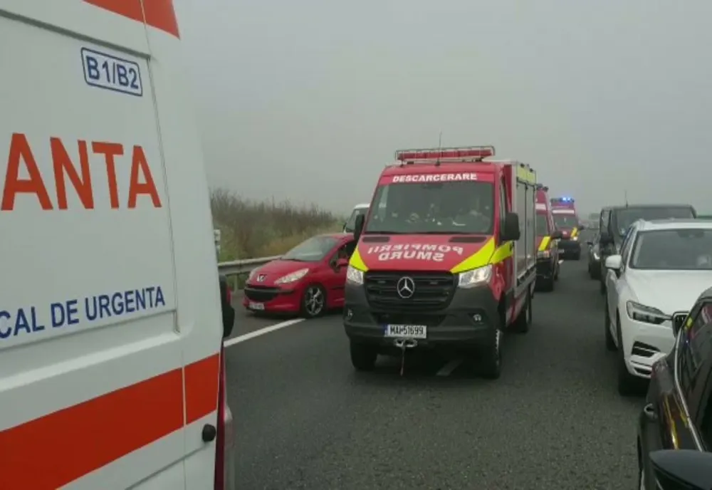 FOTO VIDEO Accidente în lanț pe Autostrada Soarelui. 52 de mașini implicate și 17 victime
