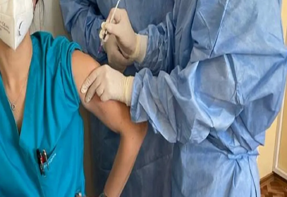 Vouchere de 100 de lei pentru vaccinare. Când și de unde le pot lua cei care se imunizează anti-COVID