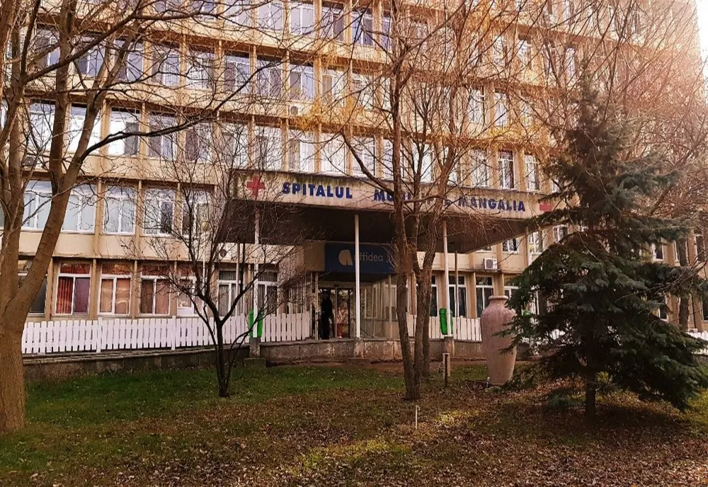 Anchetă la Spitalul Municipal Mangalia: saci menajeri plini cu medicamente descoperiți în podul unității medicale