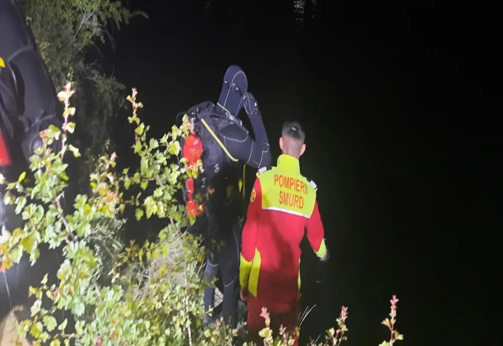 Au plonjat cu mașina în Canalul Dunăre - Marea Neagră