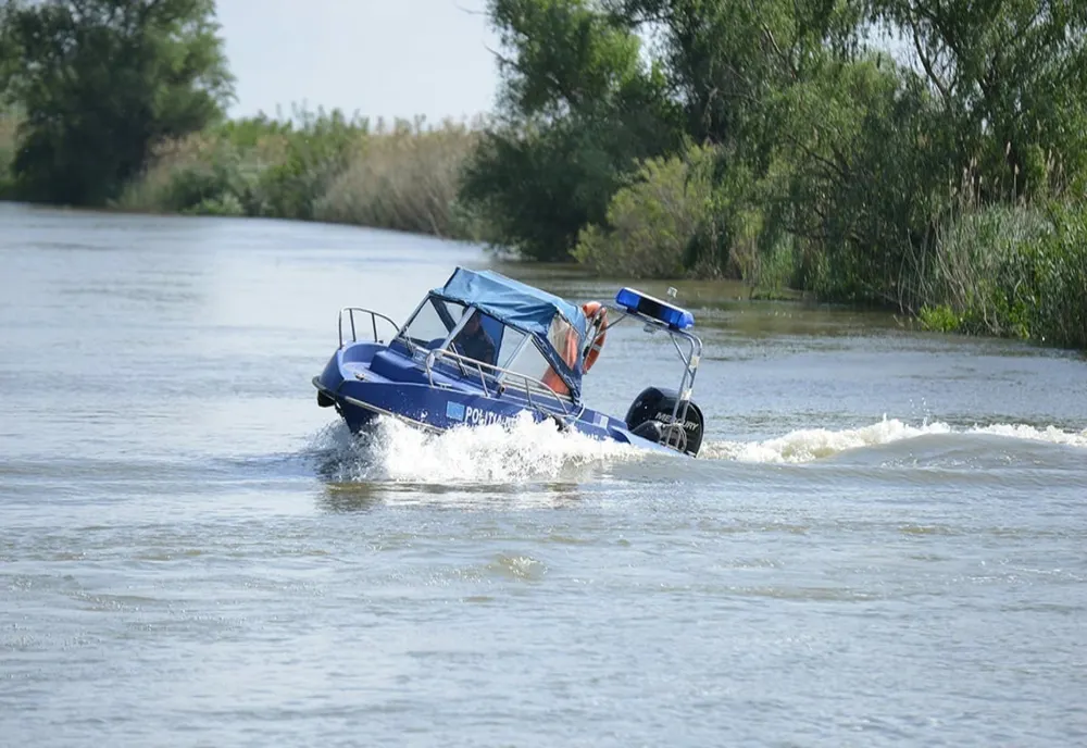 Motor de barcă, furat în Suedia, găsit de polițiștii de frontieră la Sulina